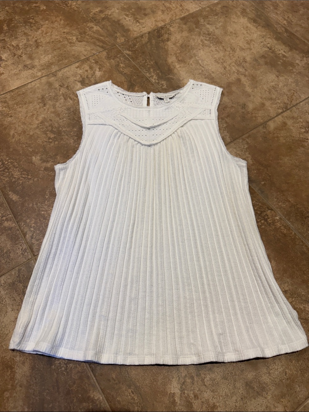 Lucky Brand Eyelet lace top in Size Large